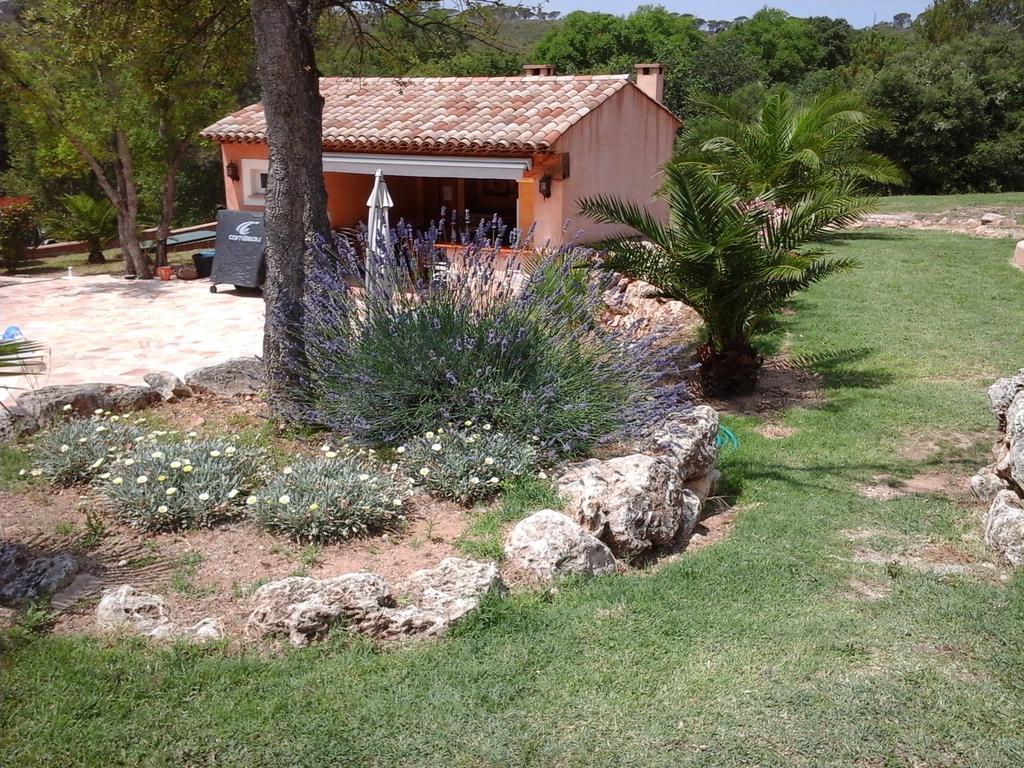 Mas Des Lys Hotell Roquebrune-sur Argens Exteriör bild