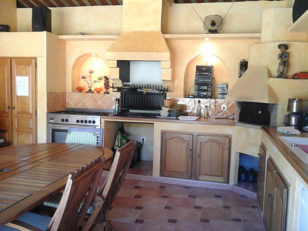 Mas Des Lys Hotell Roquebrune-sur Argens Exteriör bild