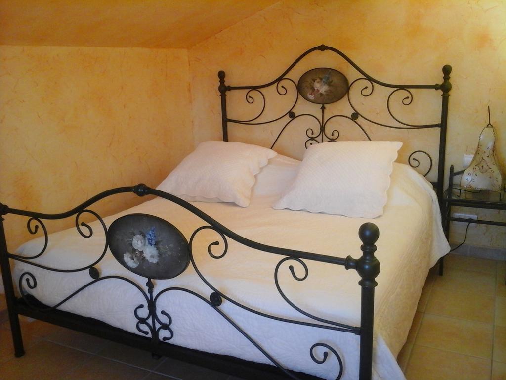 Mas Des Lys Hotell Roquebrune-sur Argens Rum bild