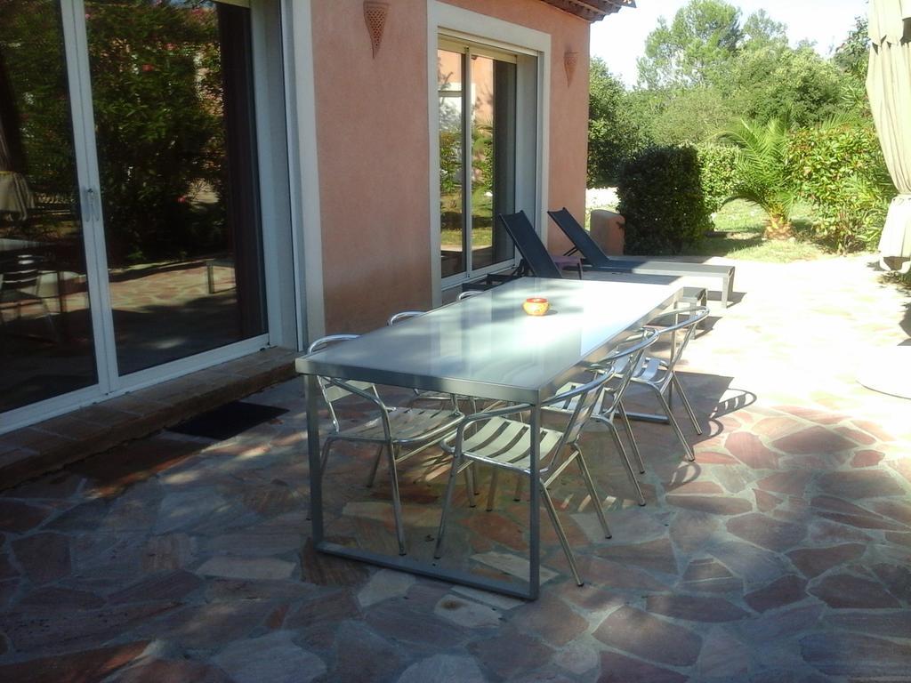 Mas Des Lys Hotell Roquebrune-sur Argens Rum bild
