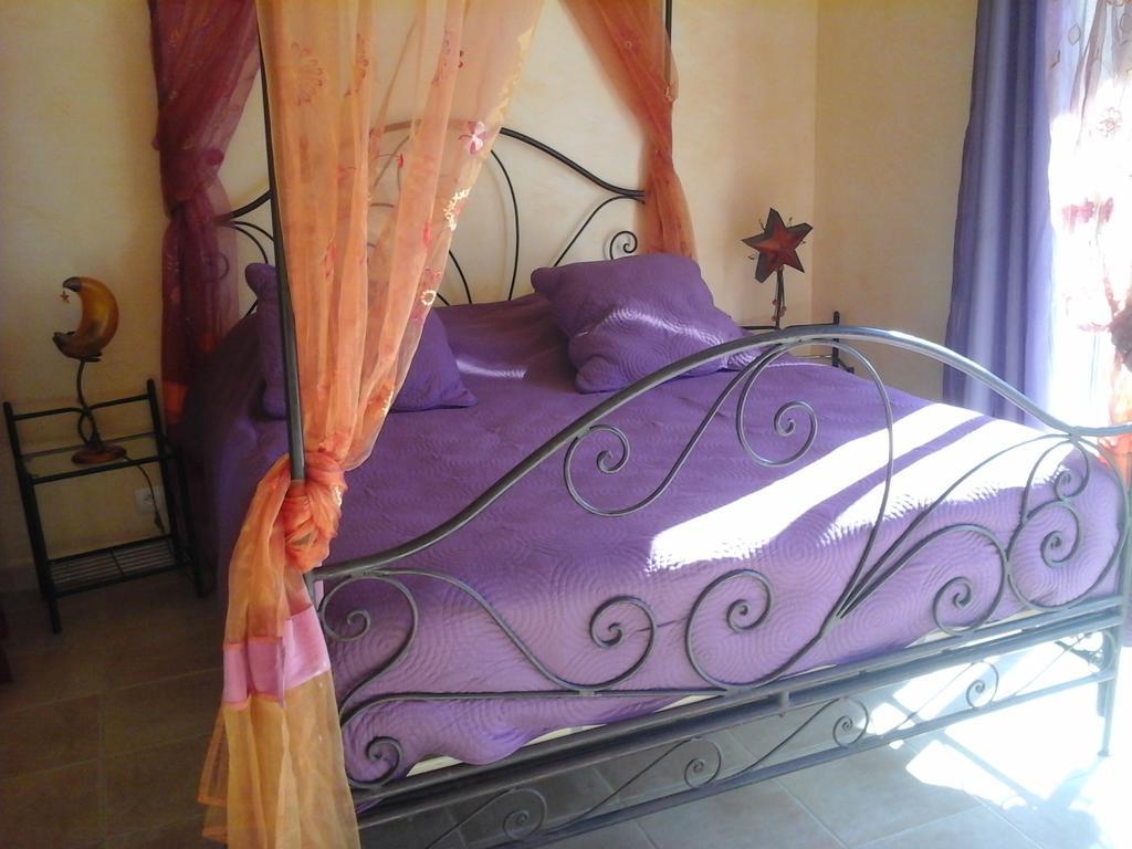 Mas Des Lys Hotell Roquebrune-sur Argens Rum bild