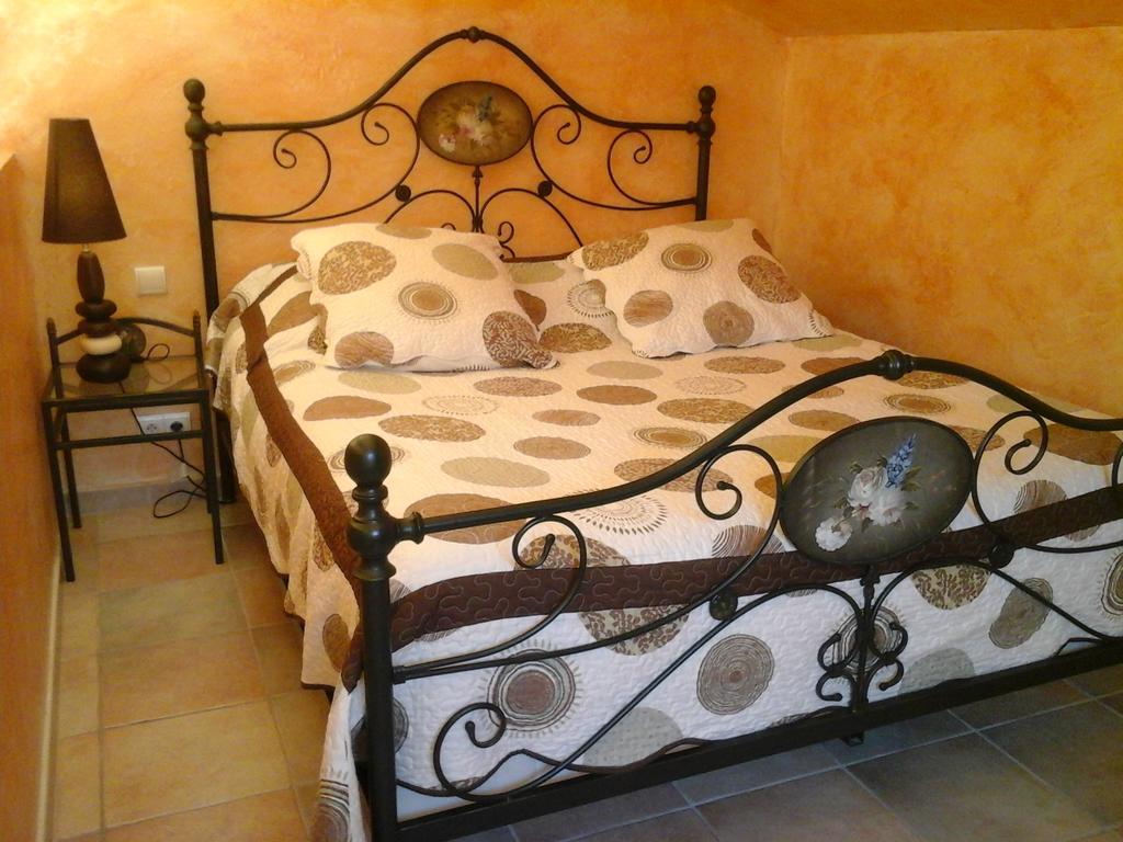 Mas Des Lys Hotell Roquebrune-sur Argens Rum bild