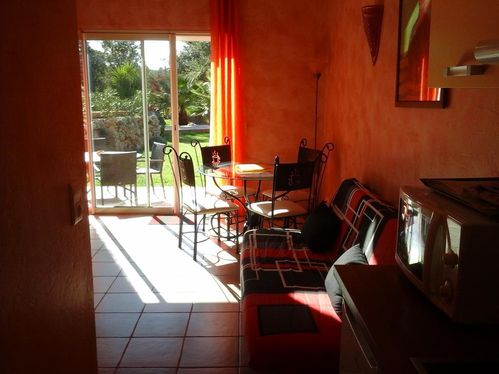 Mas Des Lys Hotell Roquebrune-sur Argens Rum bild
