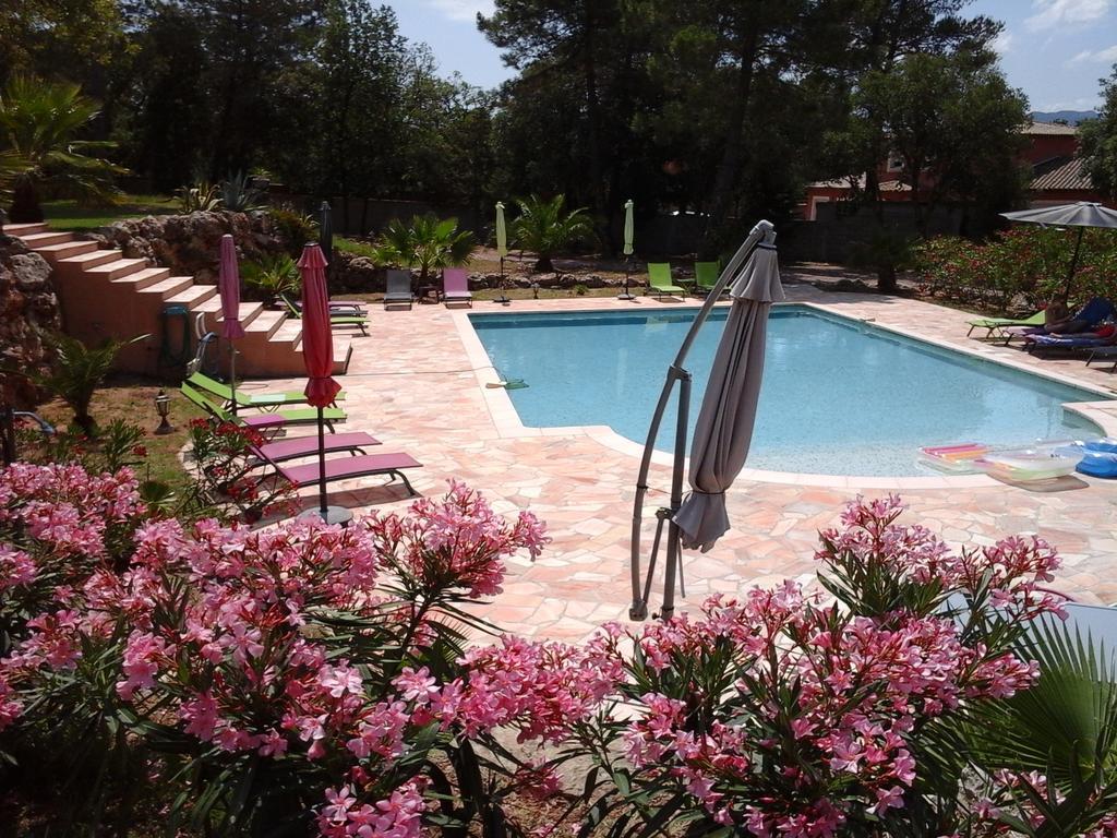 Mas Des Lys Hotell Roquebrune-sur Argens Exteriör bild