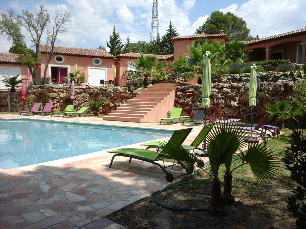 Mas Des Lys Hotell Roquebrune-sur Argens Exteriör bild