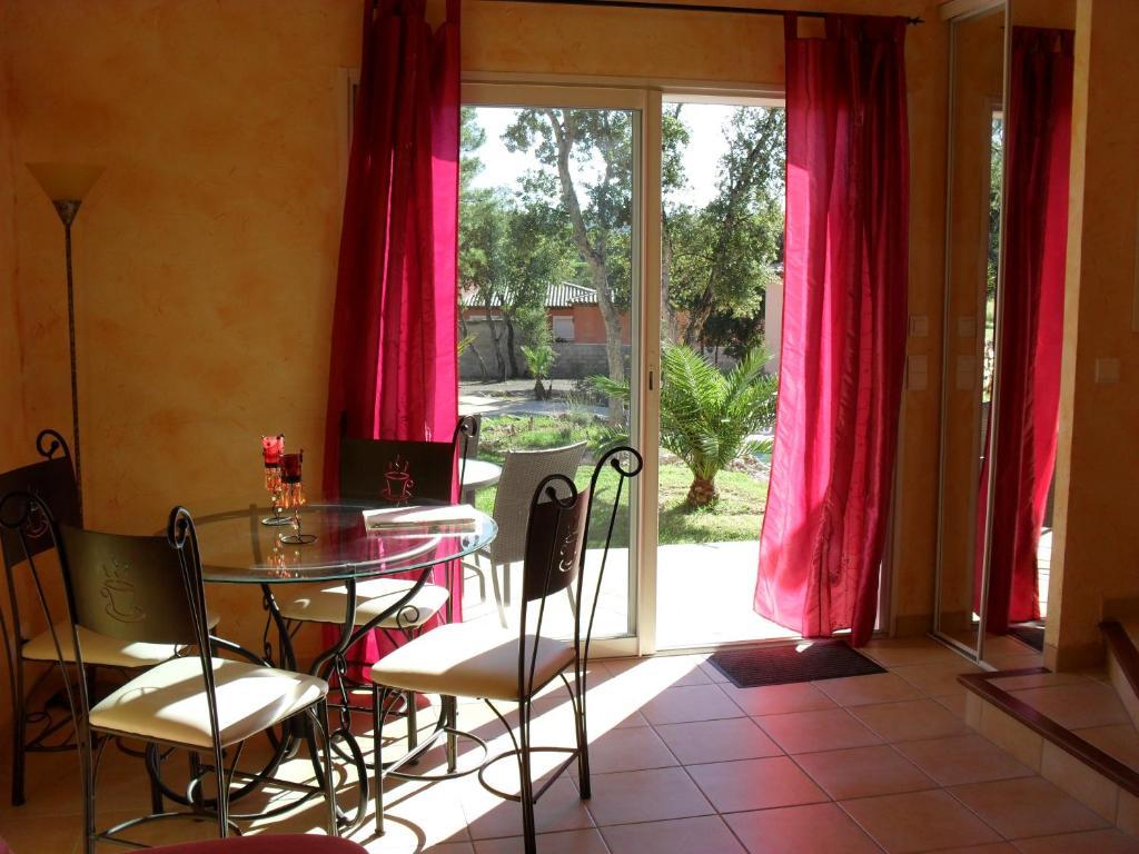 Mas Des Lys Hotell Roquebrune-sur Argens Exteriör bild